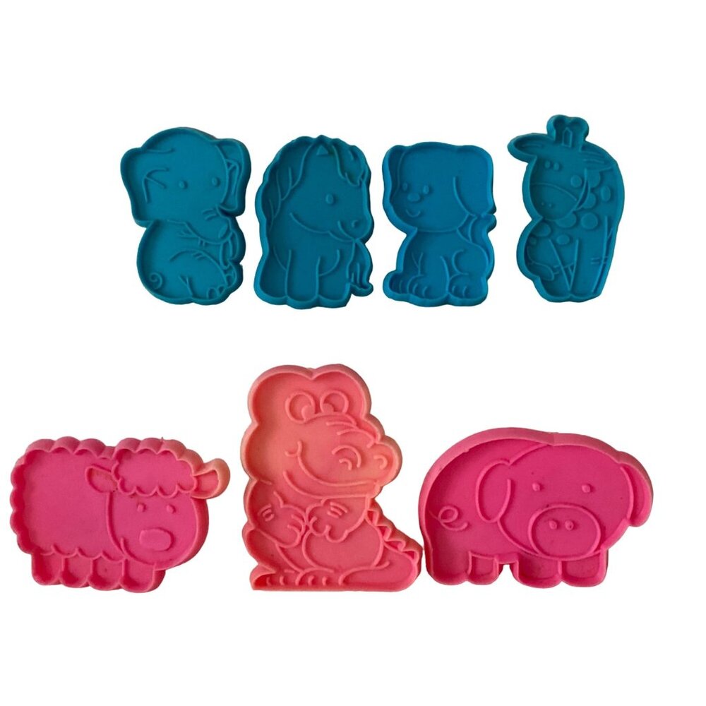 Vintage Animal Cookie Cutters Multi-Purpose 8-Piece Kitchen Baking Red Blue